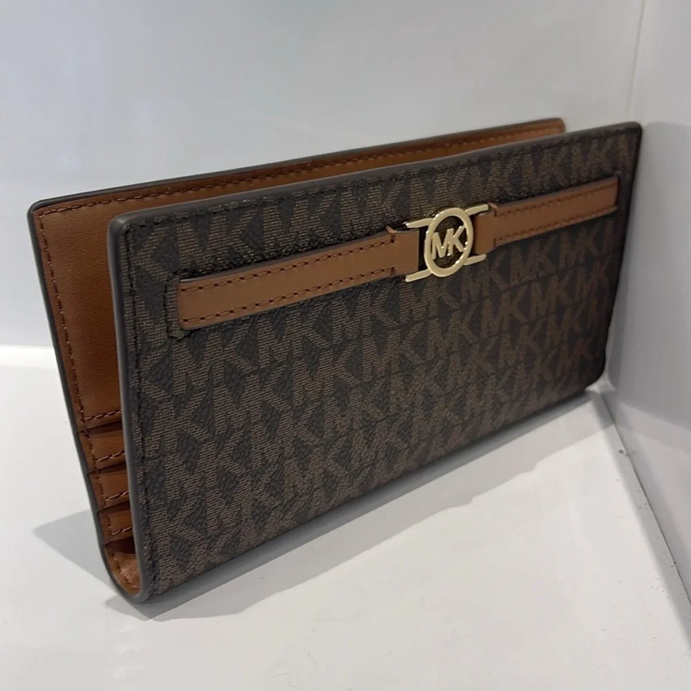 Michael Kors Reed Large Bifold Signature Snap Wallet Card Case 
Brown 
NWT - Picture 16 of 16